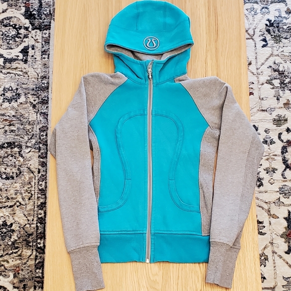 Lululemon Scuba Hoodie - Stretch / Lined Hood - Picture 2 of 8